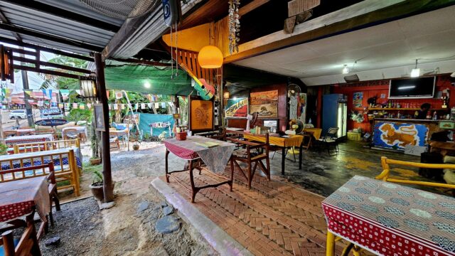 Family Bar & Restaurant - Thai Food in Long Beach (Phra Ae), Koh Lanta