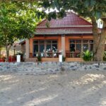 Lanta Bee Garden Bungalow