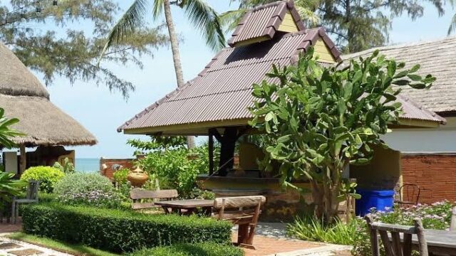 Lanta Castaway Beach Resort - Bungalows & Beach Huts in Long Beach (Phra Ae), Koh Lanta