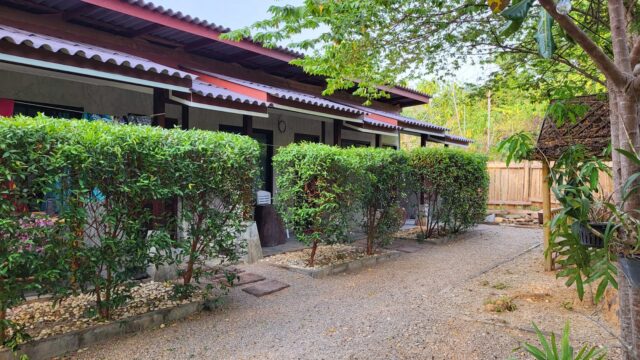 Lanta Happy House - Bungalows & Beach Huts in Klong Khong Beach, Koh Lanta