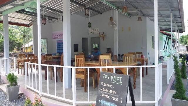Lanta Triple Novel - Bungalows & Beach Huts in Klong Dao Beach, Koh Lanta