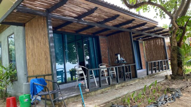 Last Beach Resort - Thai Food in Klong Jark Beach, Koh Lanta
