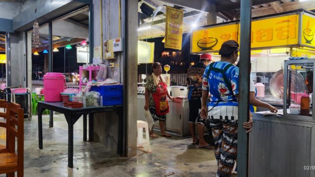 Noodle Soup Restaurant - Thai Food in Klong Dao Beach, Koh Lanta