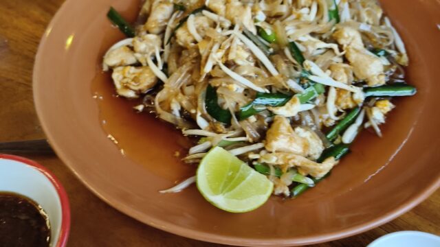 Nueng Som Tam - Thai Food in Long Beach (Phra Ae), Koh Lanta